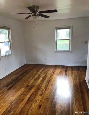 9 Hathaway Lane, Manchester, CT 06040