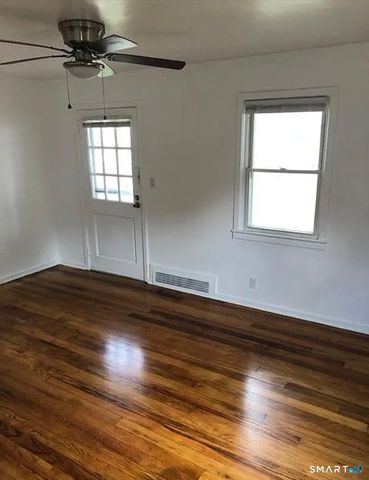 9 Hathaway Lane, Manchester, CT 06040