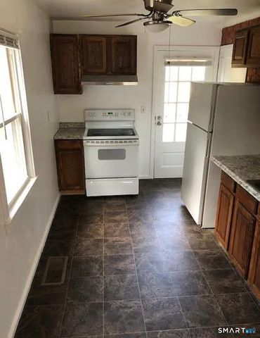 9 Hathaway Lane, Manchester, CT 06040