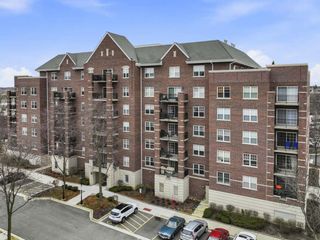 410 W Mahogany Court 509, Palatine, IL 60067