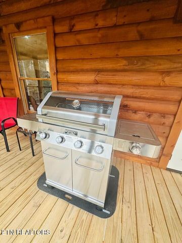 1642 Misty Hollow Way, Gatlinburg, TN 37738