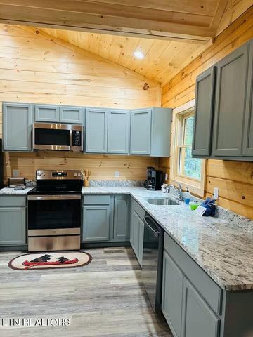 1642 Misty Hollow Way, Gatlinburg, TN 37738