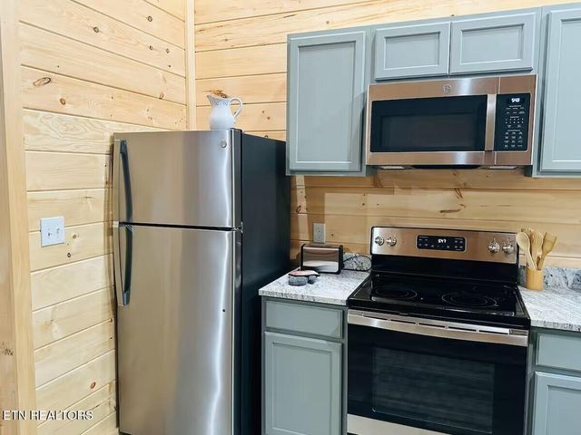 1642 Misty Hollow Way, Gatlinburg, TN 37738