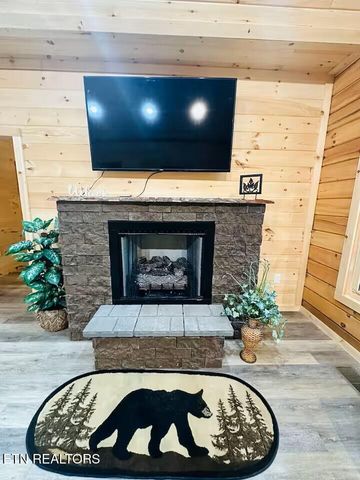 1642 Misty Hollow Way, Gatlinburg, TN 37738