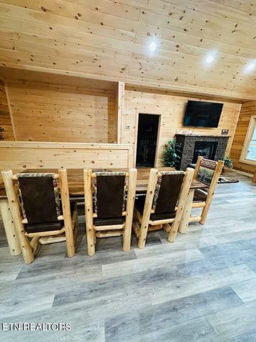 1642 Misty Hollow Way, Gatlinburg, TN 37738