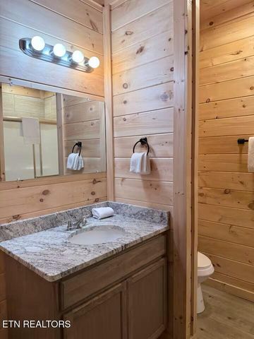 1642 Misty Hollow Way, Gatlinburg, TN 37738