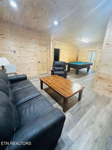 1642 Misty Hollow Way, Gatlinburg, TN 37738