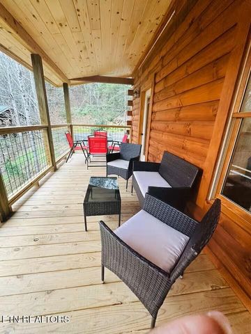 1642 Misty Hollow Way, Gatlinburg, TN 37738