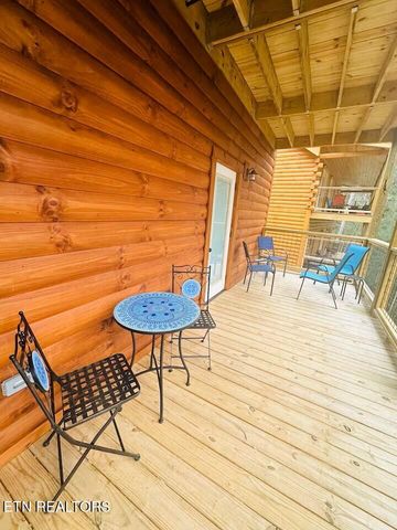 1642 Misty Hollow Way, Gatlinburg, TN 37738