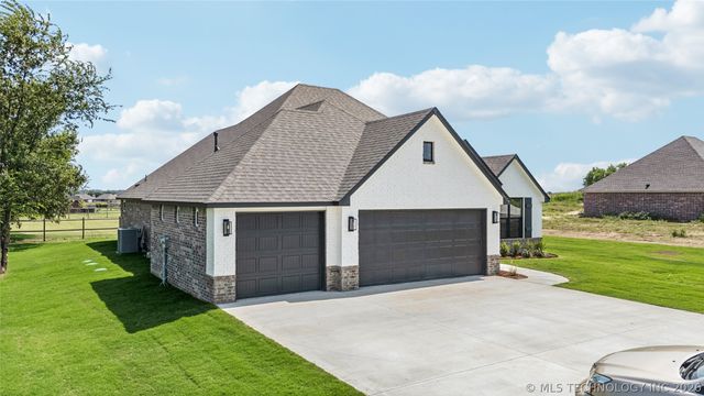 14129 N 54th East Avenue, Collinsville, OK 74021