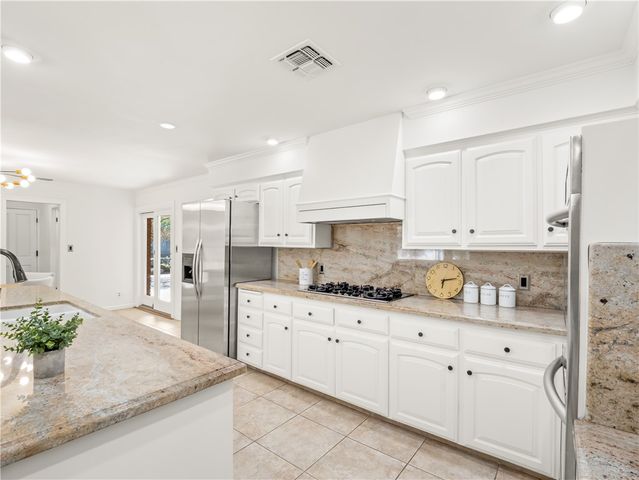 2527 W San Madele, Fresno, CA 93711