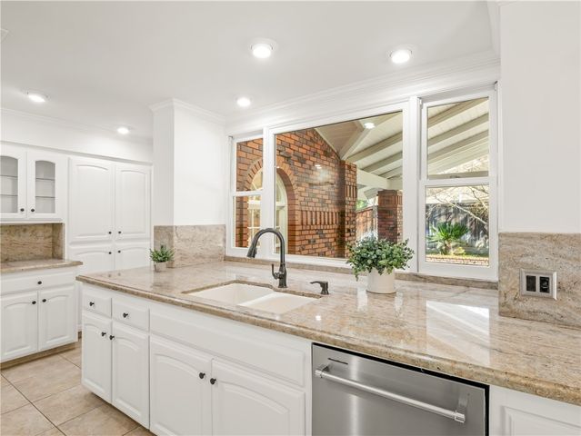 2527 W San Madele, Fresno, CA 93711