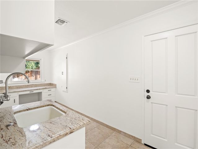 2527 W San Madele, Fresno, CA 93711