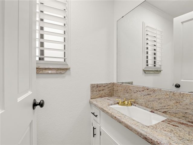 2527 W San Madele, Fresno, CA 93711