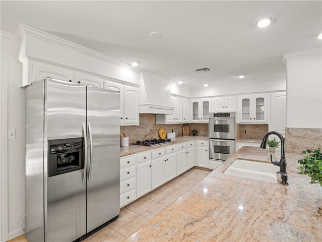 2527 W San Madele, Fresno, CA 93711