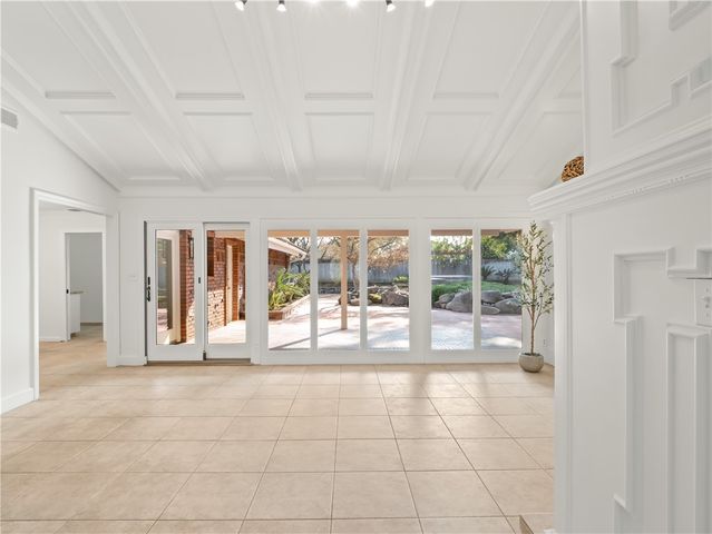 2527 W San Madele, Fresno, CA 93711