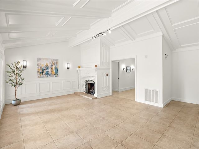 2527 W San Madele, Fresno, CA 93711