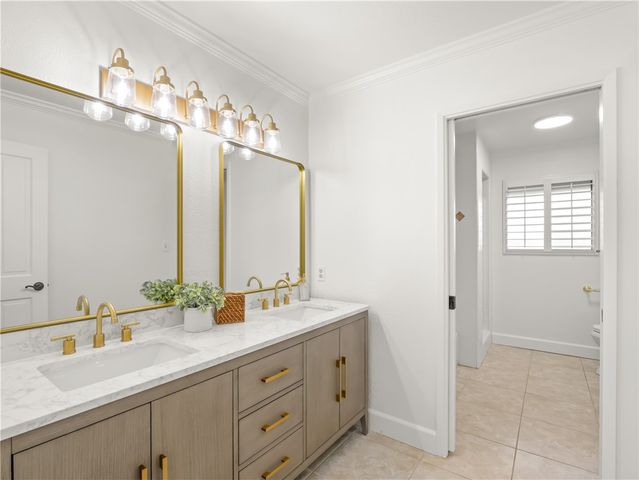 2527 W San Madele, Fresno, CA 93711