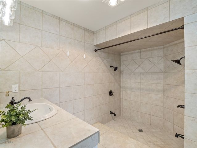 2527 W San Madele, Fresno, CA 93711