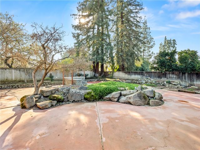2527 W San Madele, Fresno, CA 93711
