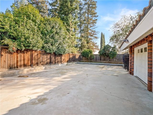 2527 W San Madele, Fresno, CA 93711