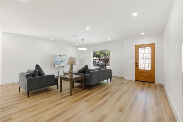 9603 Emnora Lane, Houston, TX 77080