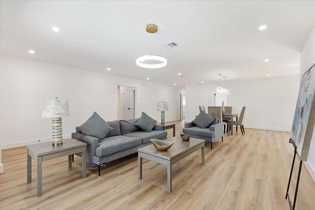 9603 Emnora Lane, Houston, TX 77080