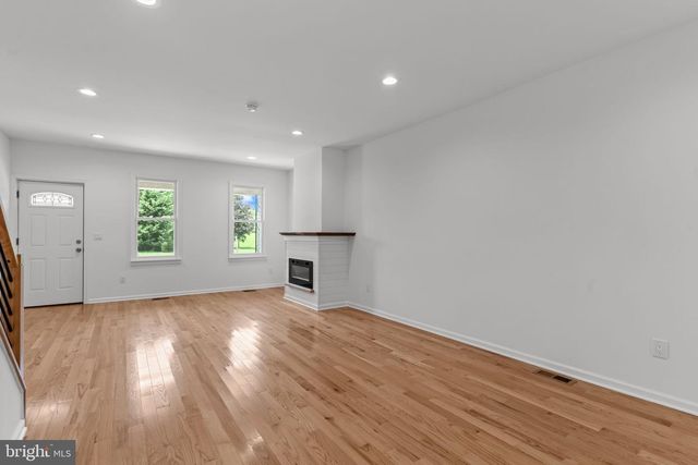 446 POND ST, Bristol, PA 19007