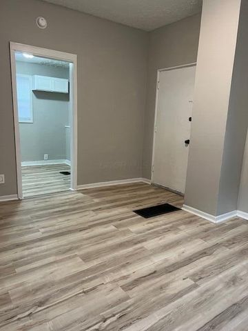 2324 Ridgeway Avenue, Columbus, OH 43219