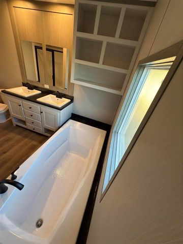 5686 Brady Circle, Lumberton, TX 77657