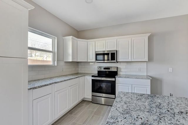 917 W Collins Street, Denison, TX 75020