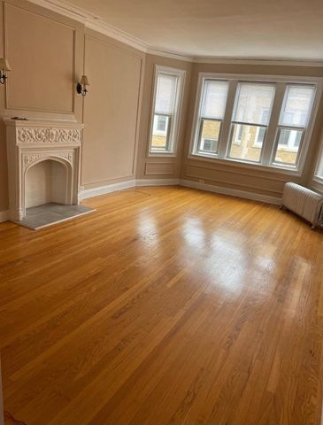 1226 W Pratt Boulevard 3-S, Chicago, IL 60626