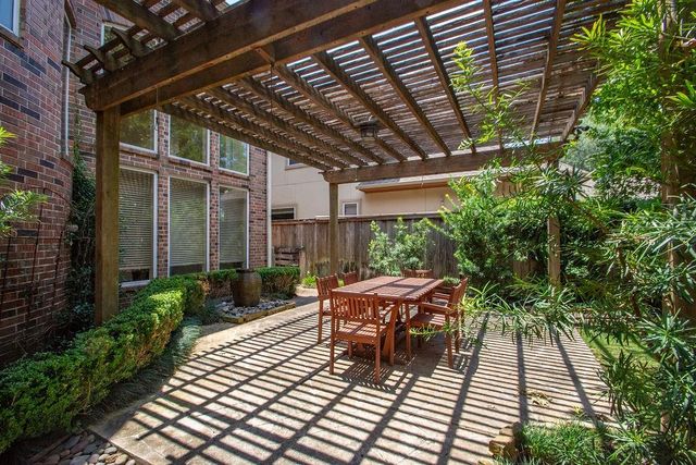 3011 Bonnebridge Way Boulevard, Houston, TX 77082