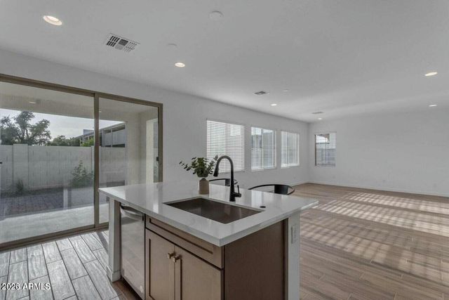 6434 N 17TH Street, Phoenix, AZ 85016