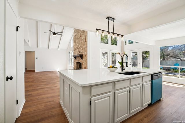 5906 Rimkus Dr, Leon Valley, TX 78238