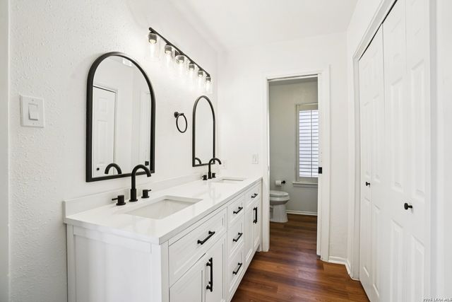 5906 Rimkus Dr, Leon Valley, TX 78238