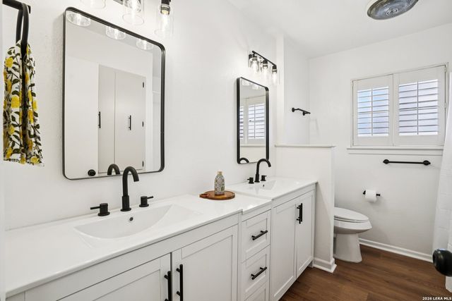 5906 Rimkus Dr, Leon Valley, TX 78238