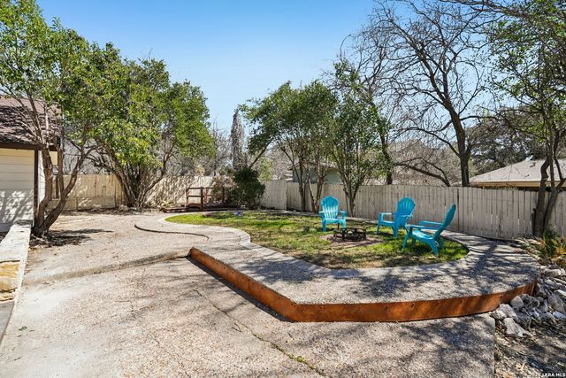 5906 Rimkus Dr, Leon Valley, TX 78238