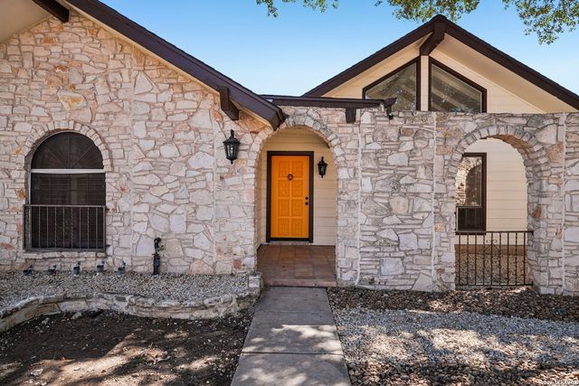 5906 Rimkus Dr, Leon Valley, TX 78238