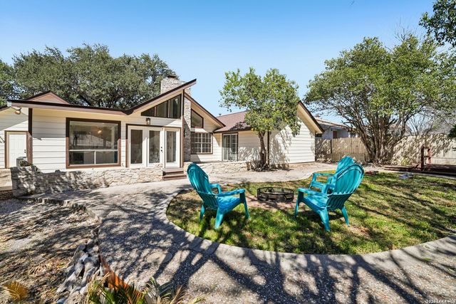 5906 Rimkus Dr, Leon Valley, TX 78238