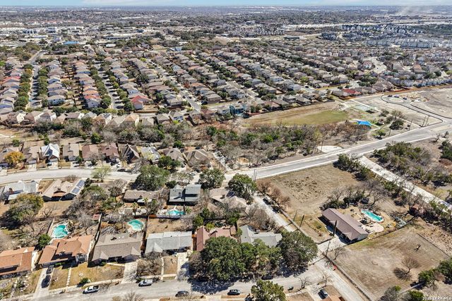 5906 Rimkus Dr, Leon Valley, TX 78238