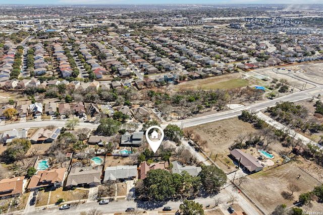 5906 Rimkus Dr, Leon Valley, TX 78238