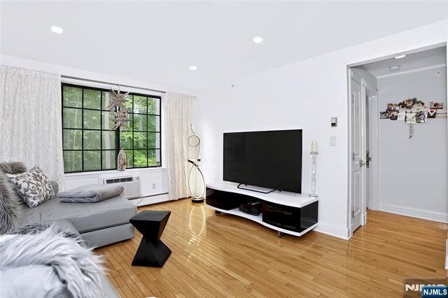 1519 Faulkner Court 1519, Mahwah, NJ 07430