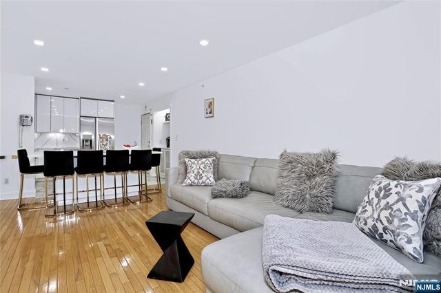 1519 Faulkner Court 1519, Mahwah, NJ 07430