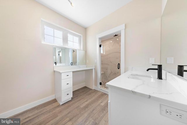 31 PHYLLIS LN, Manahawkin, NJ 08050