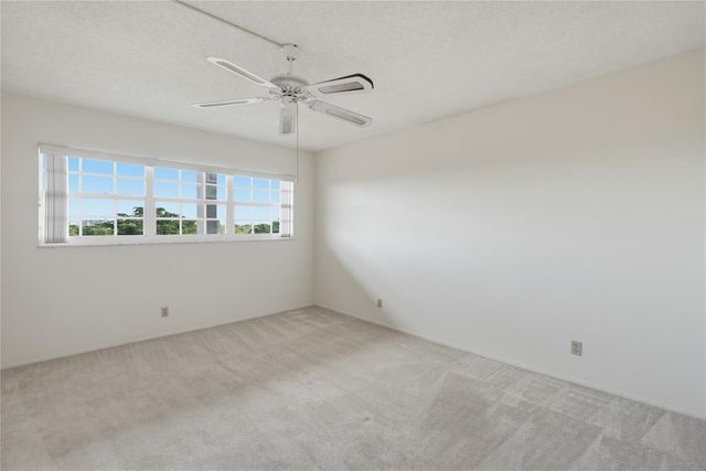 575 Oaks Lane 608, Pompano Beach, FL 33069