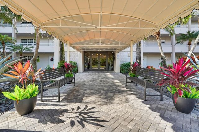 575 Oaks Lane 608, Pompano Beach, FL 33069