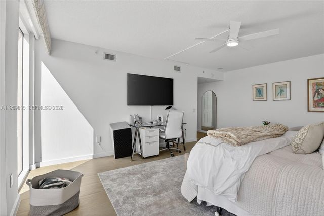 3370 Hidden Bay Drive 2715, Aventura, FL 33180