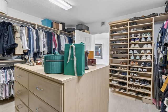 3370 Hidden Bay Drive 2715, Aventura, FL 33180