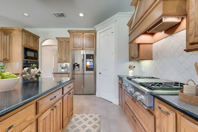 16055 S Skyview Court, Forney, TX 75126